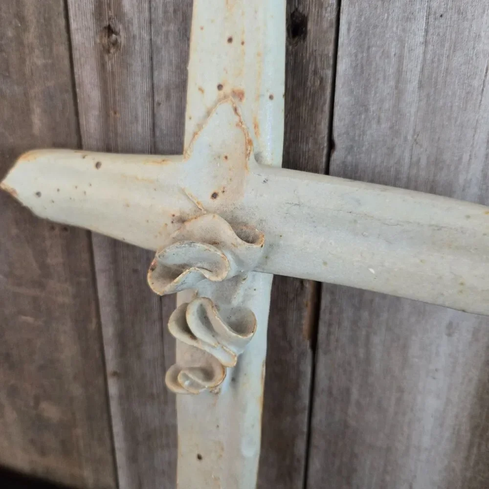 Handcrafted Signed Ceramic Cross folded robes of Christ Religious‎ rustic 10